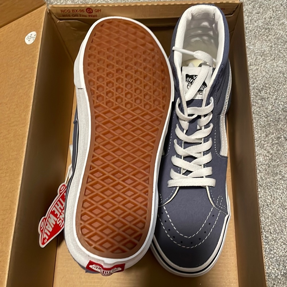 NWT Sk8-hi